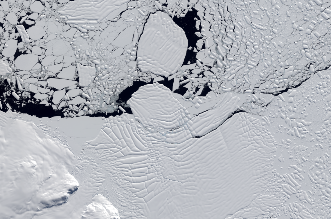 The fractured front of Crosson Ice Shelf