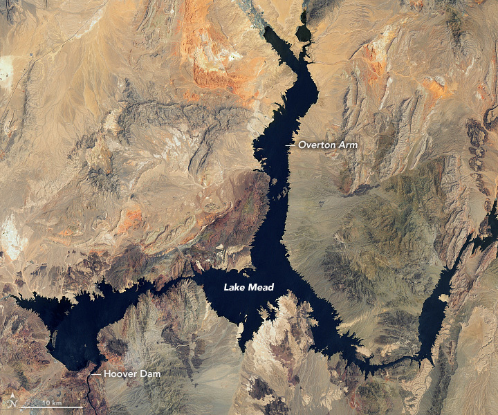 Natural color image of Lake Mead captured by Landsat 7 on July 6, 2000.
